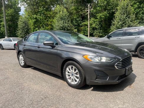 Used 2017 Ford Fusion S FWD image 10