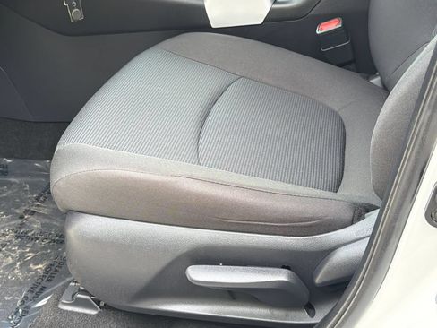 Used 2022 Toyota RAV4 LE FWD image 18