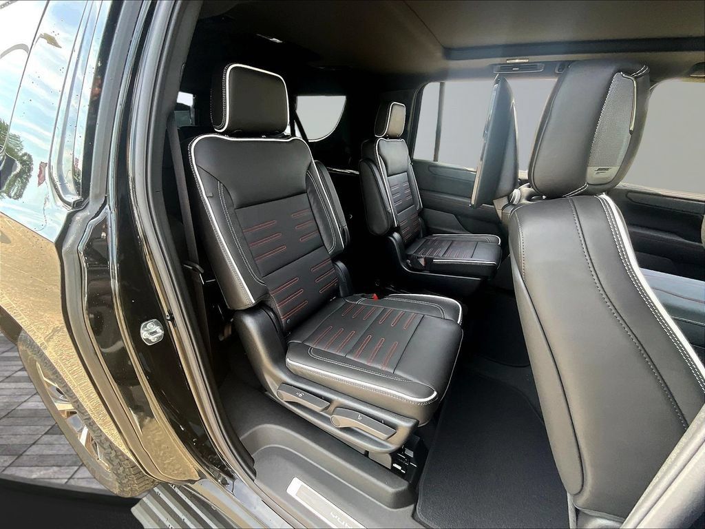 New 2026 GMC Yukon XL AT4 Ultimate w/ LPO, Illumination Package AWD/4WD image 10