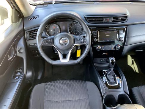 Used 2019 Nissan Rogue S image 5