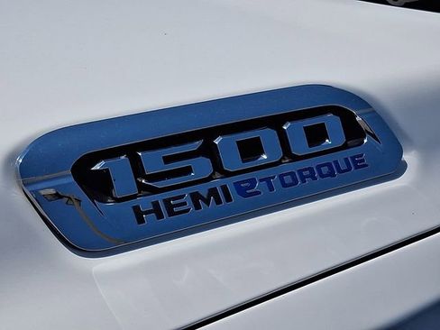 Used 2024 RAM 1500 Laramie AWD/4WD image 28