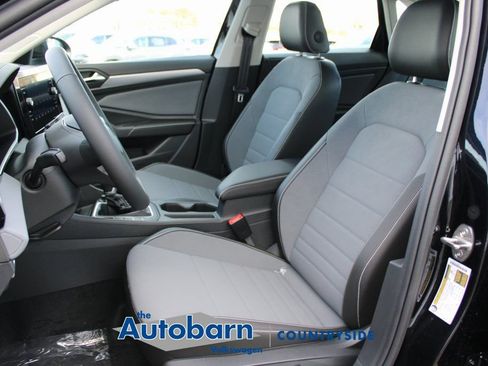 New 2026 Volkswagen Jetta SE FWD image 7
