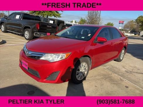 Used 2014 Toyota Camry LE image 3
