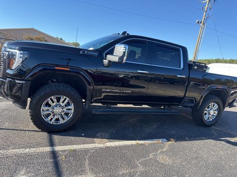 Used 2024 GMC Sierra 2500 Denali Ultimate w/ Max Trailering Package image 4