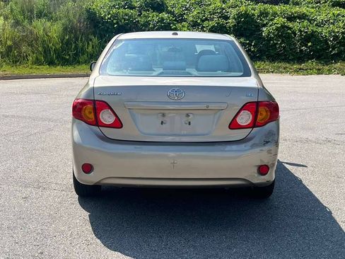 Used 2010 Toyota Corolla LE FWD image 5