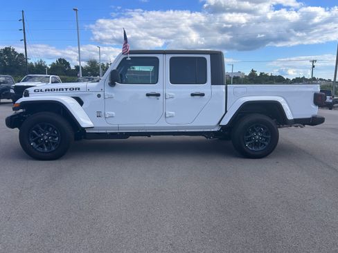 New 2026 Jeep Gladiator Sport AWD/4WD image 6
