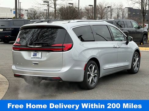 New 2026 Chrysler Pacifica Pinnacle image 6