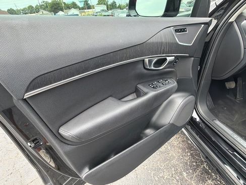 Used 2020 Volvo XC90 T6 Momentum w/ Protection Package Premier AWD/4WD image 13