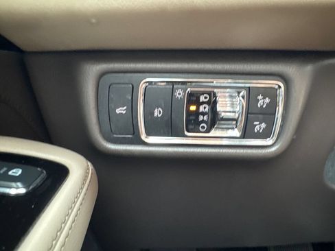 Used 2021 Lincoln Aviator Reserve w/ Equipment Group 201A AWD/4WD image 39