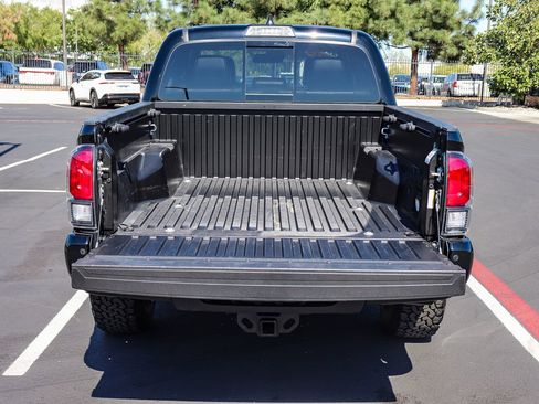 Used 2022 Toyota Tacoma Limited w/ Nightshade Package AWD/4WD image 31