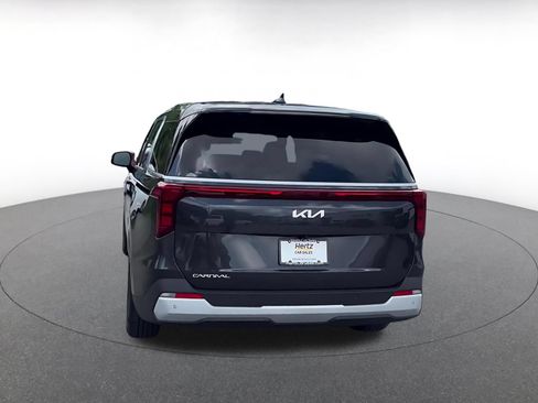 Used 2026 Kia Carnival FWD image 10