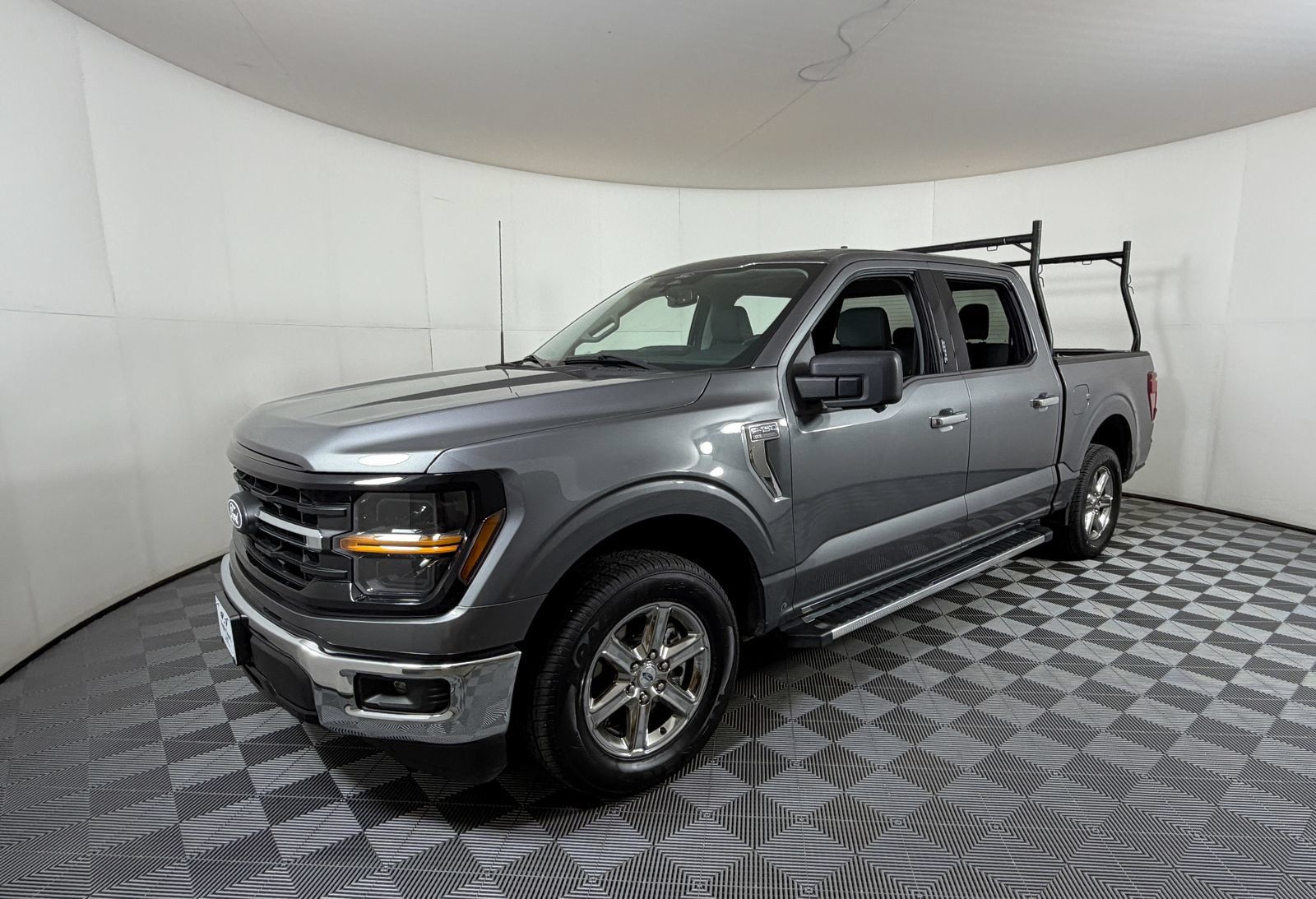 Used 2024 Ford F150 XLT w/ Mobile Office Package RWD image 2