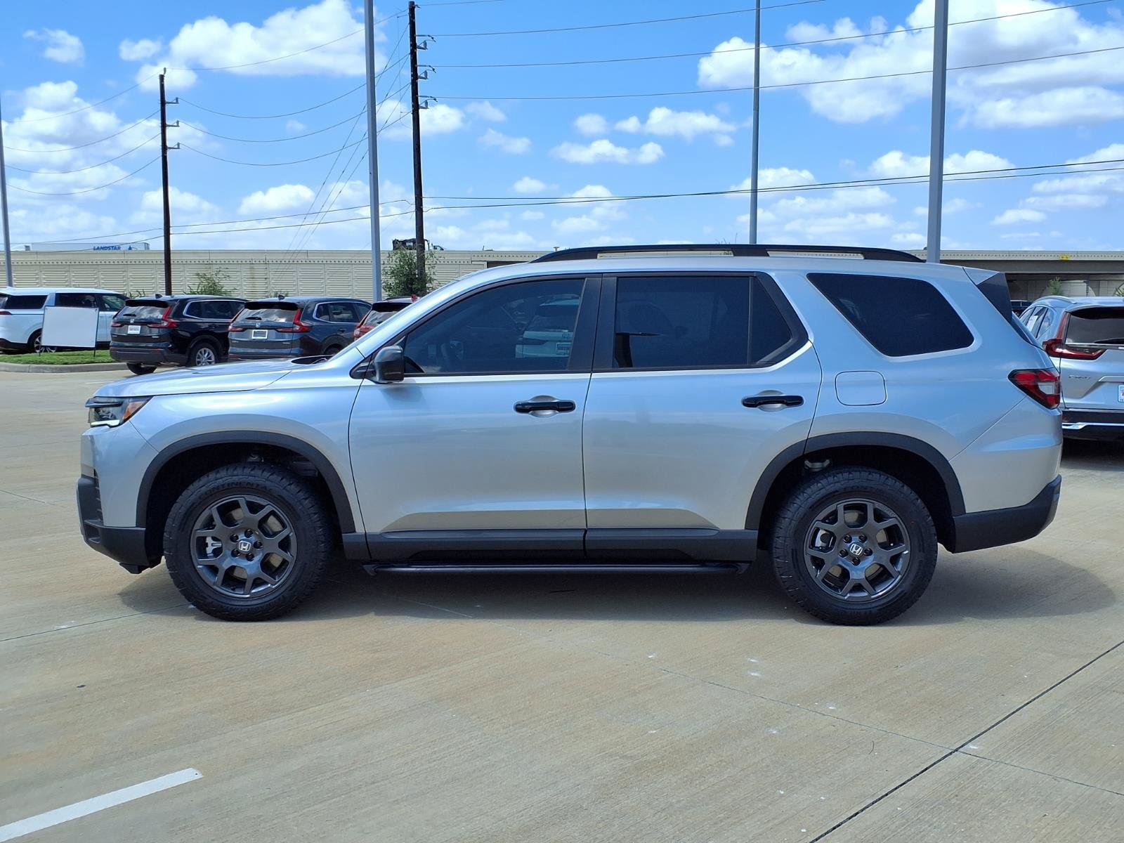 Used 2026 Honda Pilot TrailSport image 3