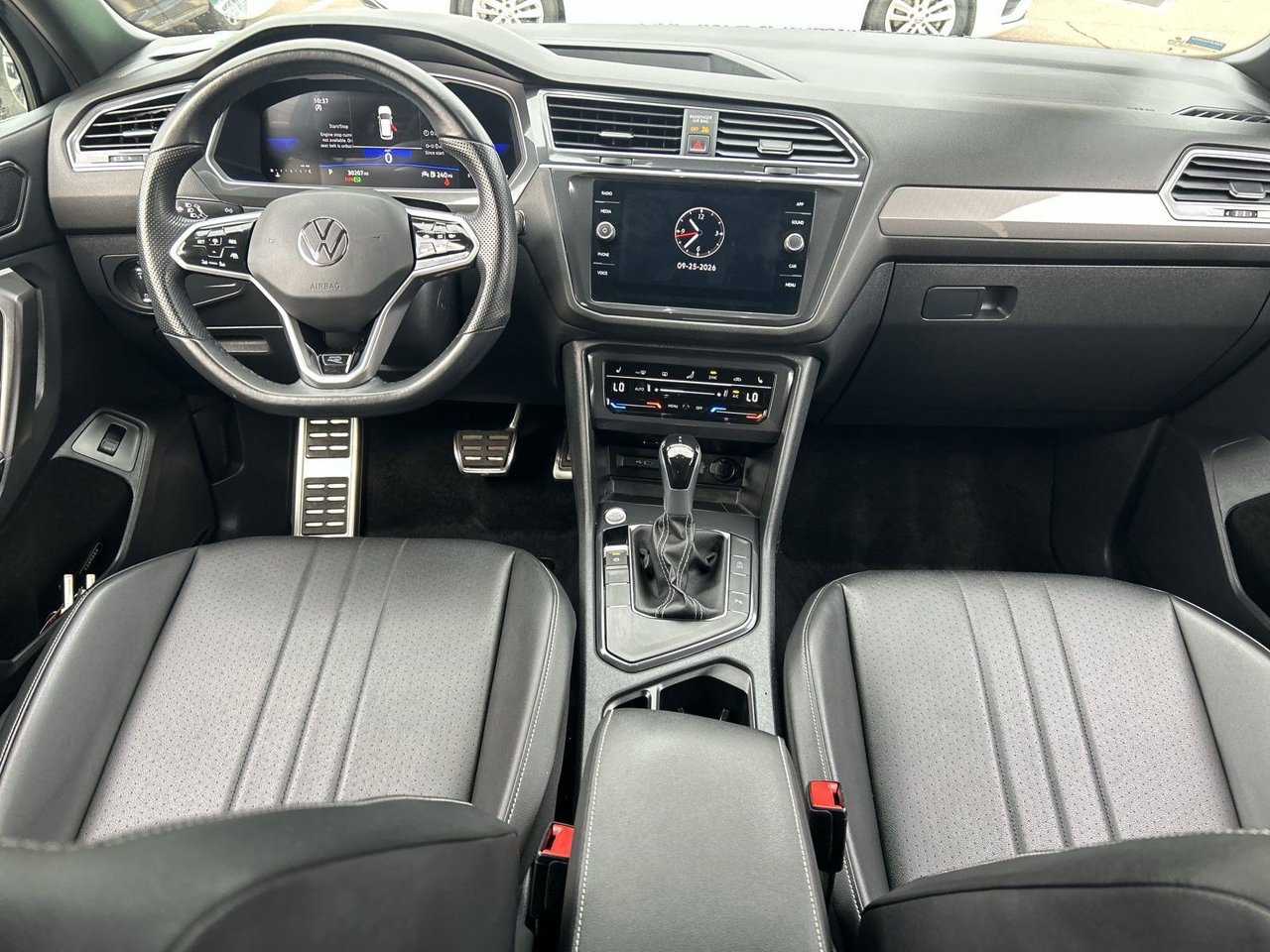 Used 2024 Volkswagen Tiguan SE R-Line FWD image 12