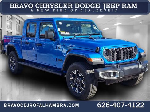 New 2026 Jeep Gladiator Sahara AWD/4WD image 1