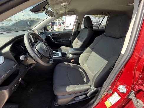 Used 2025 Toyota RAV4 LE image 27