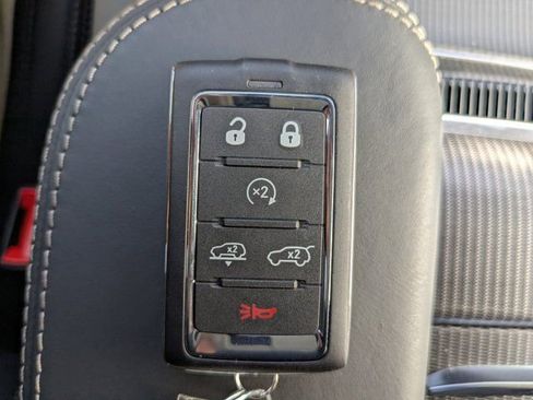 New 2026 Jeep Grand Wagoneer Summit AWD/4WD image 33