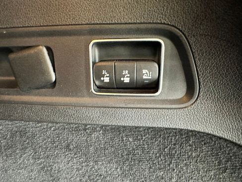 Certified 2025 Mercedes-Benz GLS 450 4MATIC AMG Line image 41