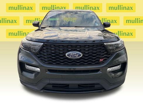 Certified 2022 Ford Explorer ST w/ ST Street Pack image 11