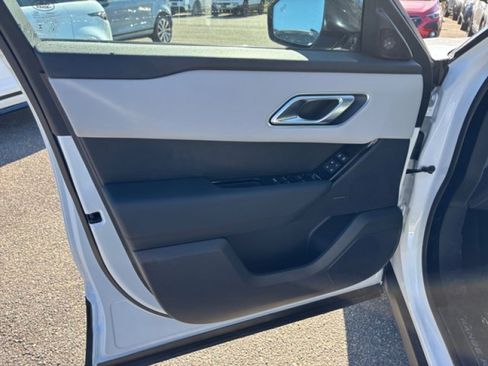 Used 2026 Land Rover Range Rover Velar S AWD/4WD image 21