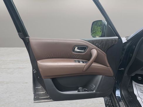 Used 2023 Nissan Armada Platinum w/ Captain's Chairs Package RWD image 18