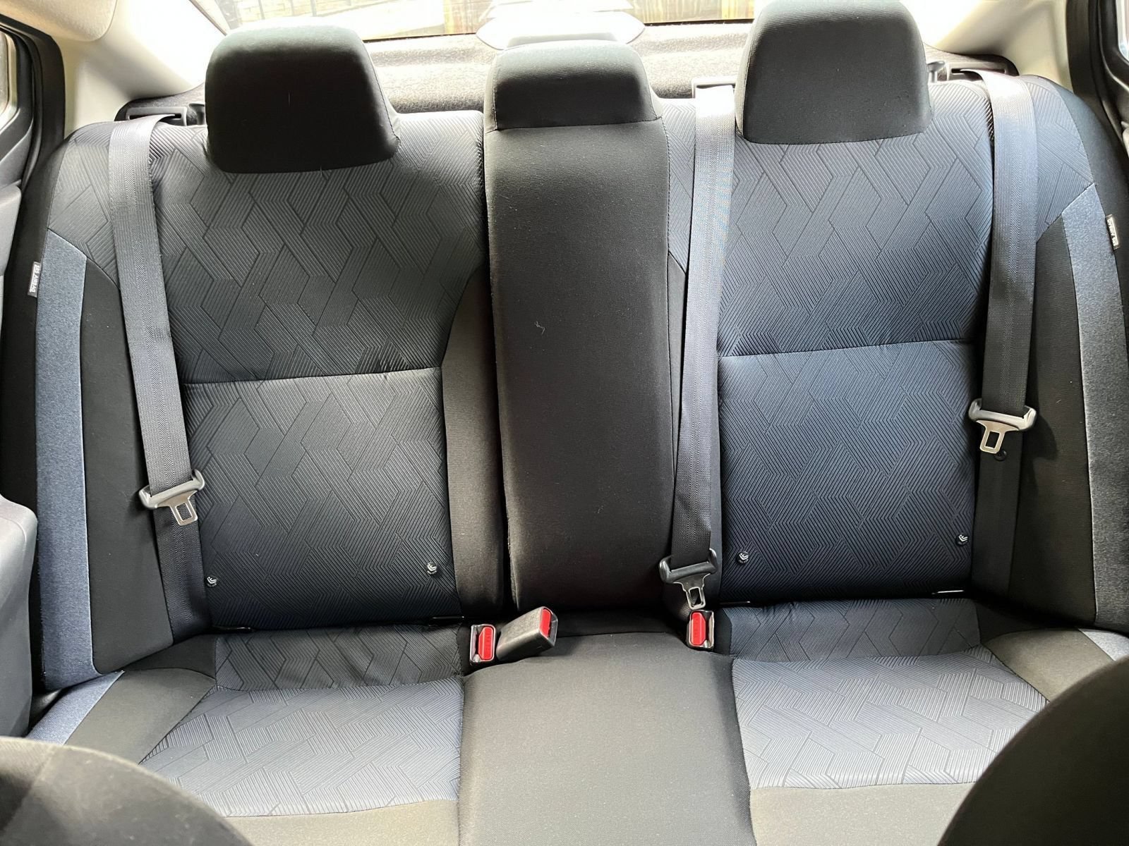 Used 2025 Nissan Versa SV FWD image 39