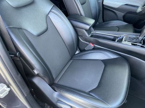 Used 2024 Jeep Compass Latitude image 23