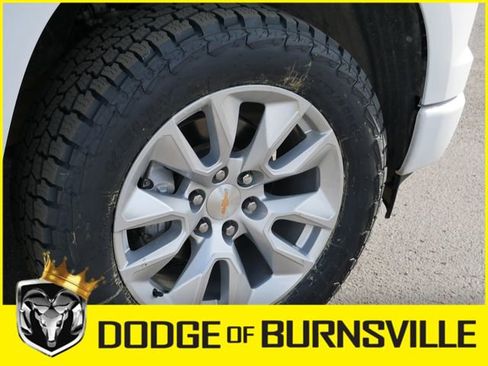 Used 2025 Chevrolet Silverado 1500 Custom image 12