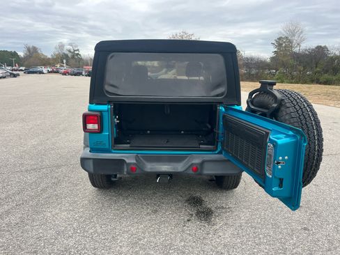 Used 2020 Jeep Wrangler Sport image 12