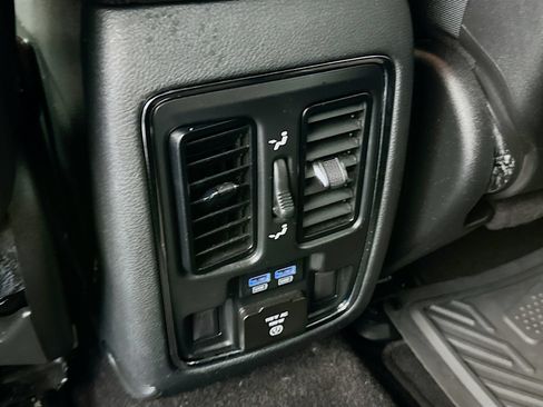 Used 2020 Jeep Grand Cherokee Limited AWD/4WD image 26