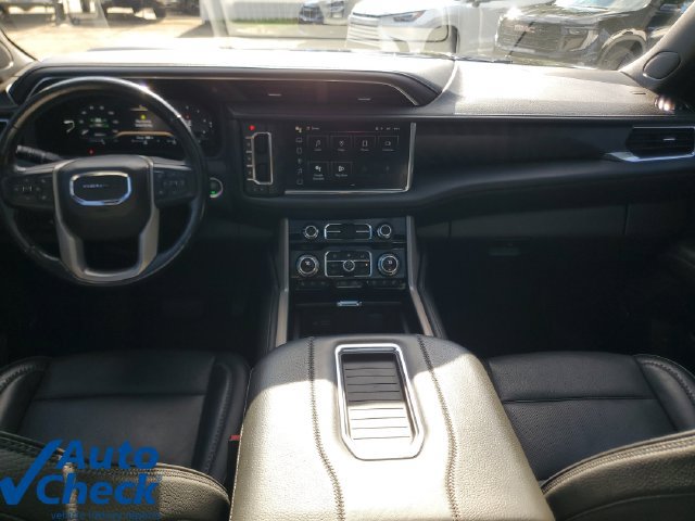 Certified 2022 GMC Yukon XL Denali w/ Denali Premium Package AWD/4WD image 15