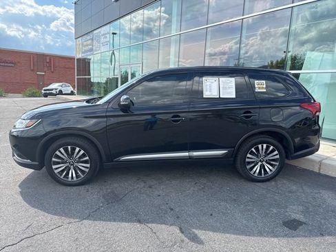 Used 2020 Mitsubishi Outlander ES AWD/4WD image 3