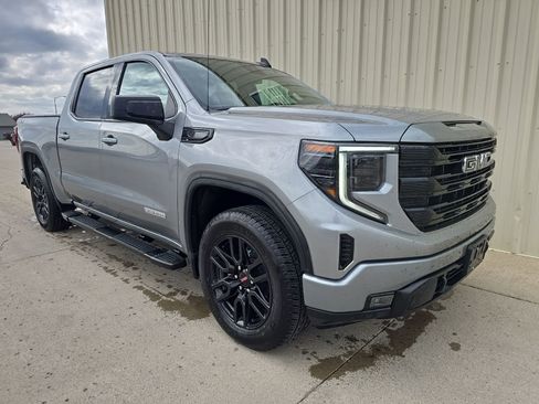 Used 2023 GMC Sierra 1500 Elevation w/ LPO, Elevation Black Package AWD/4WD image 2
