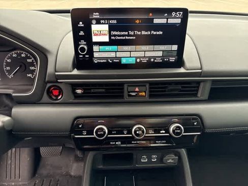 Used 2025 Honda Pilot Touring image 19