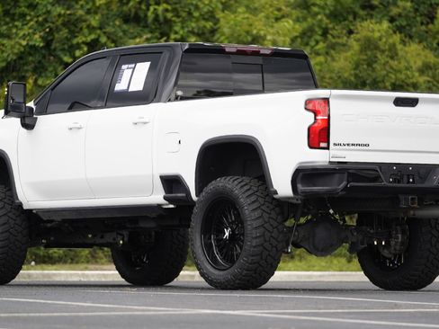 Used 2025 Chevrolet Silverado 2500 LTZ w/ LTZ Plus Package AWD/4WD image 3