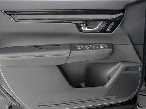 Certified 2025 Honda CR-V EX-L image 17