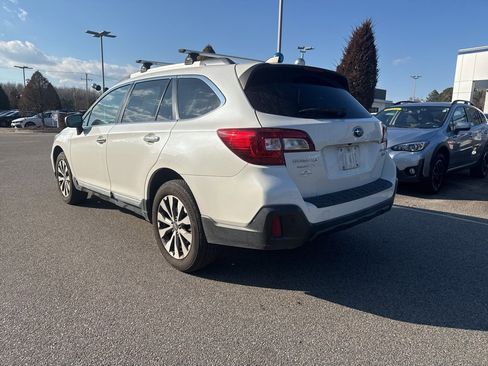 Used 2018 Subaru Outback 3.6R Touring w/ Popular Package #3 image 3