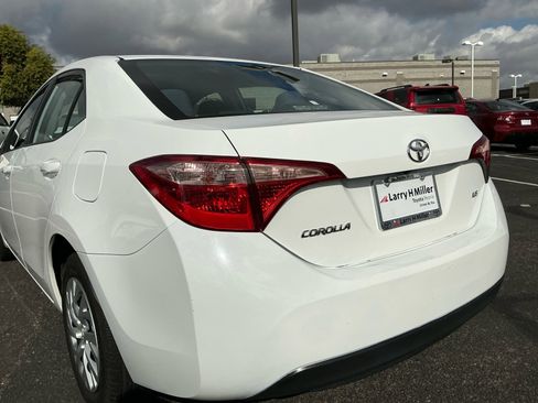 Used 2019 Toyota Corolla LE image 23