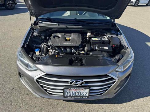 Used 2017 Hyundai Elantra SE image 37