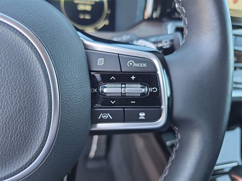 Used 2023 Kia Sorento SX Prestige image 25