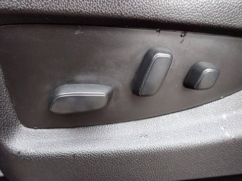 Used 2019 GMC Sierra 2500 Denali w/ Duramax Plus Package AWD/4WD image 12