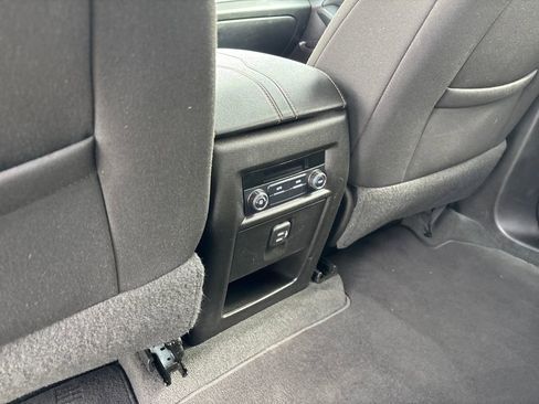 Used 2019 Chevrolet Traverse LT image 26