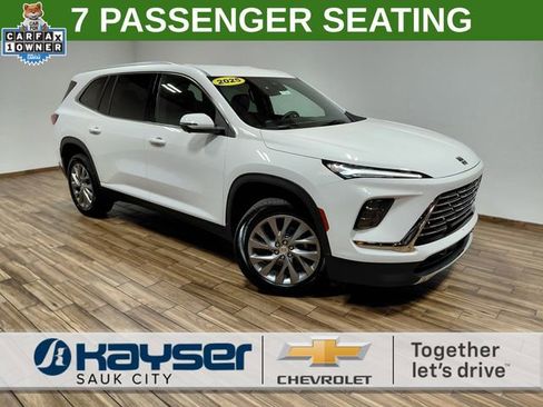 Used 2025 Buick Enclave Preferred AWD/4WD image 1