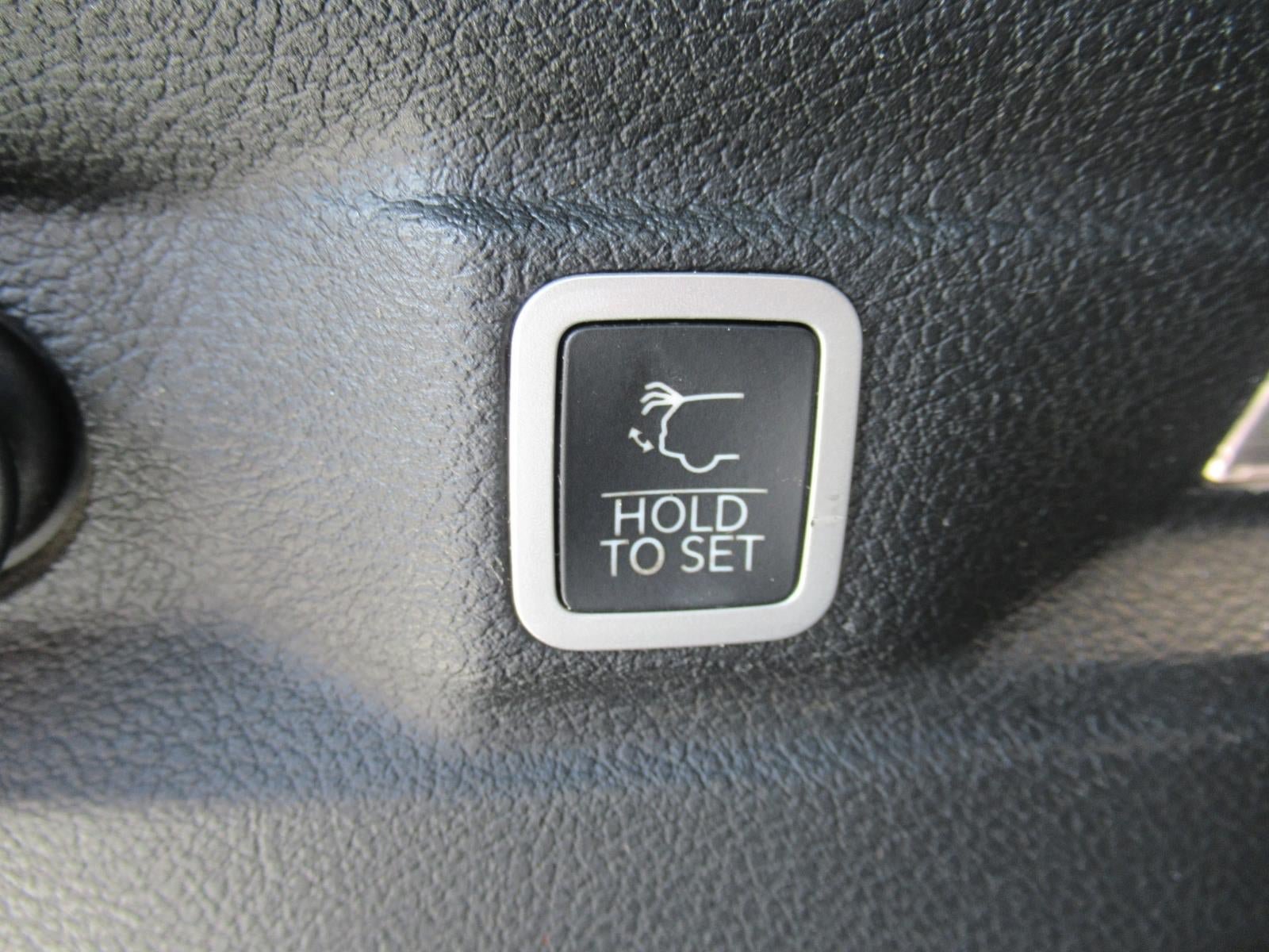 Used 2021 Jeep Grand Cherokee L Laredo w/ Luxury Tech Group I RWD image 37