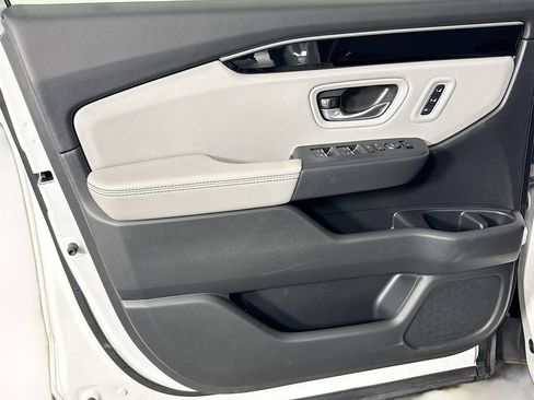 Used 2025 Honda Pilot EX-L image 27