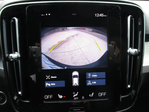 Used 2022 Volvo XC40 T5 Momentum image 89