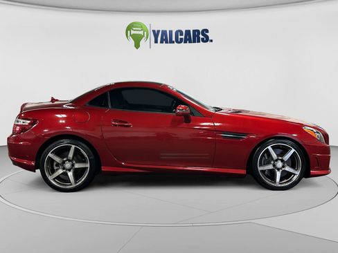 Used 2015 Mercedes-Benz SLK 250 w/ Premium Package image 6