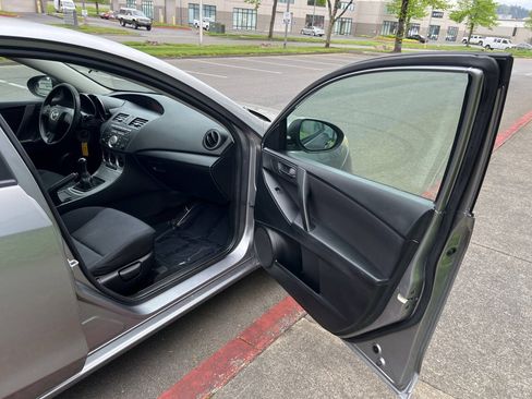 Used 2010 MAZDA MAZDA3 i Sport FWD image 9