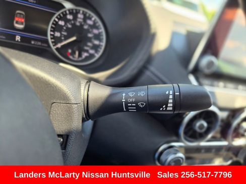 Used 2025 Nissan Sentra SV FWD image 22