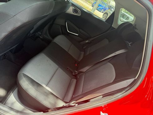 Used 2025 Kia Soul LX w/ LX Technology Package FWD image 23